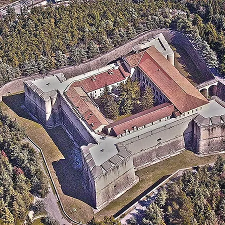 Dell'arco * Л'Акуила
